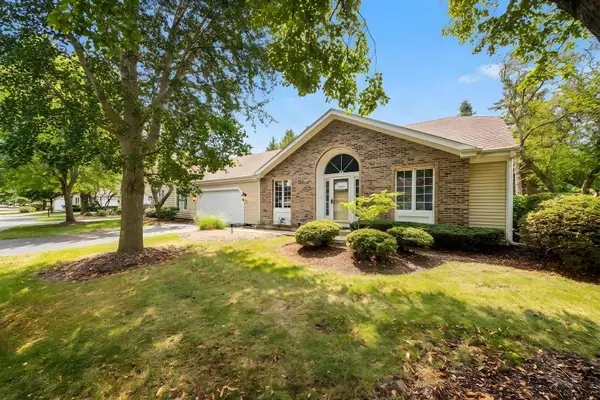 281 Governors Lane #281, Elgin, IL 60123