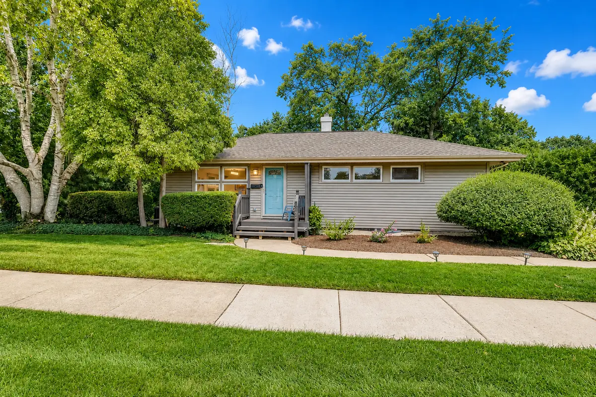 520 S Beverly Street, Wheaton, IL 60187 - #1