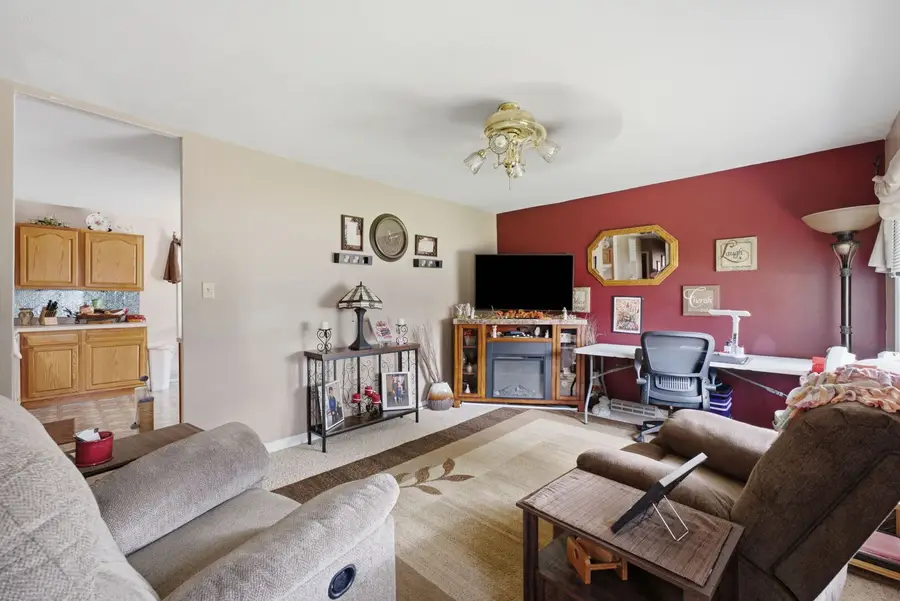 819 E 3rd Avenue, Milan, IL 61264 - #3