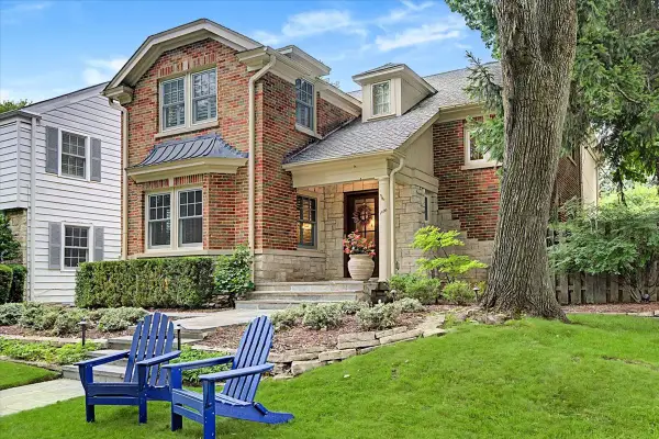 1926 Greenwood Avenue, Wilmette, IL 60091