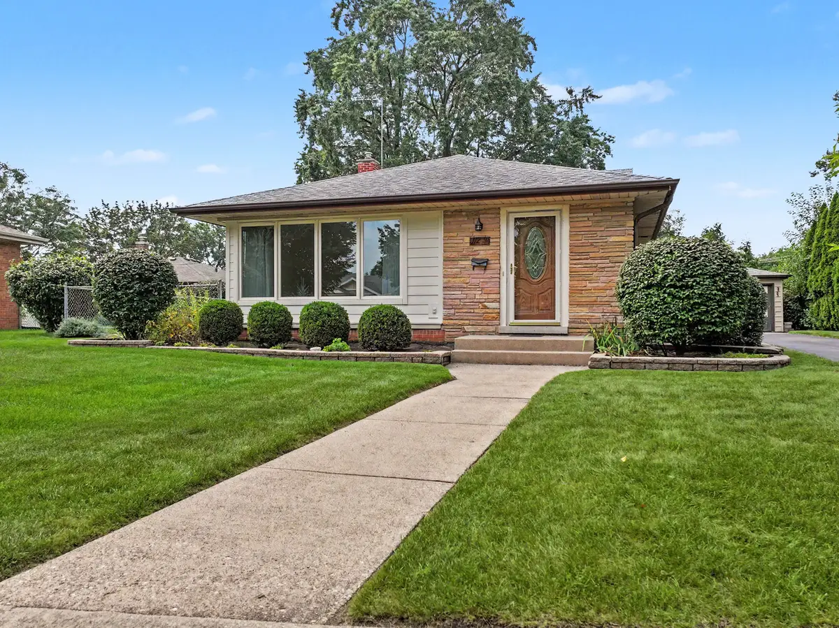 112 N Reuter Drive, Arlington Heights, IL 60005 - #1