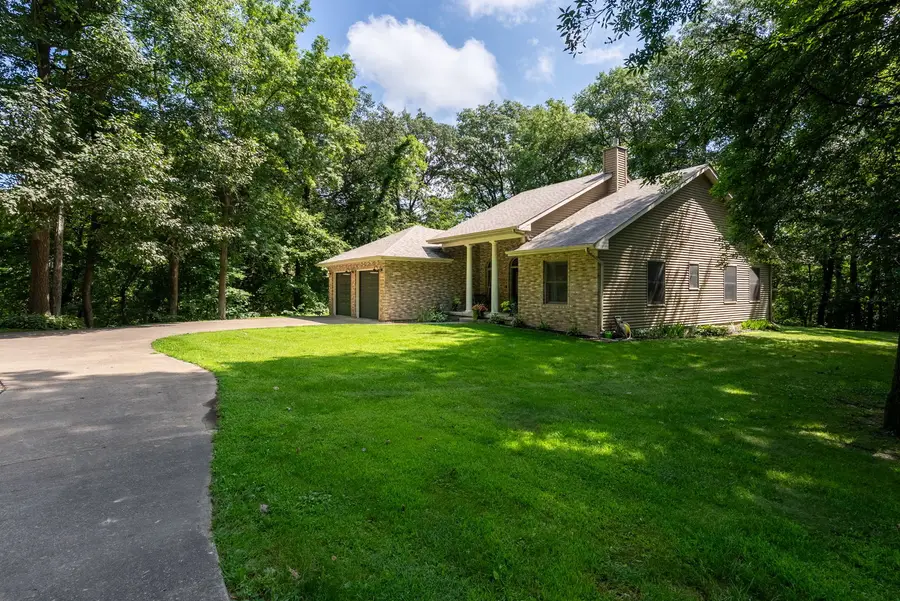 2247 Bentwood Drive, Muscatine, IA 52761 - #2