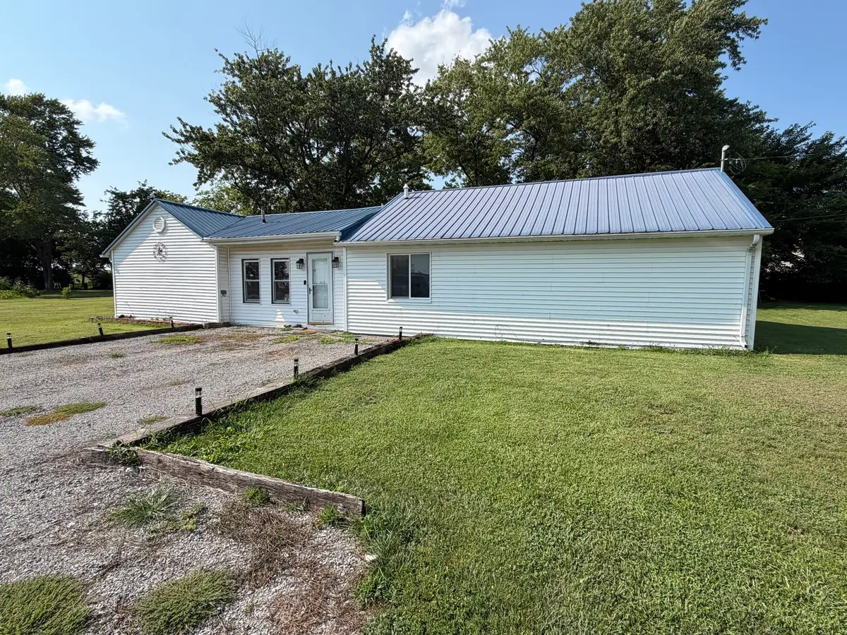5789 State Route 154 Highway, Pinckneyville, IL 62274 - #1