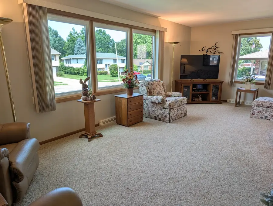 1358 Empire Court, Freeport, IL 61032 - #2