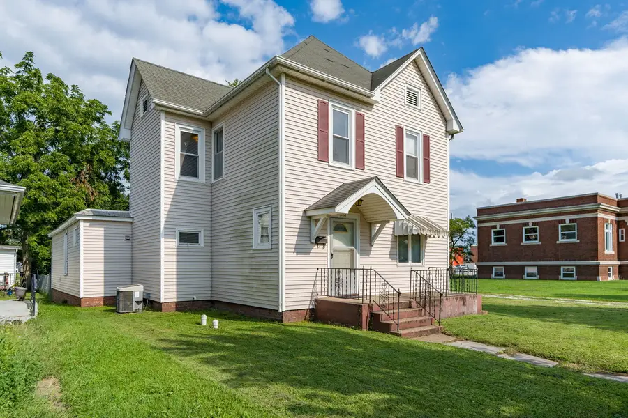 206 N College Avenue, Aledo, IL 61231 - #3