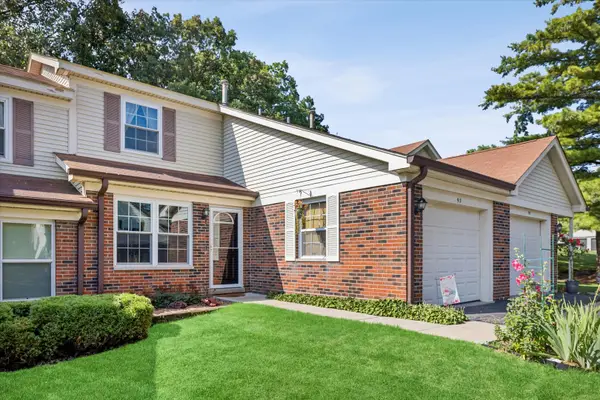 93 Pine Circle, Cary, IL 60013