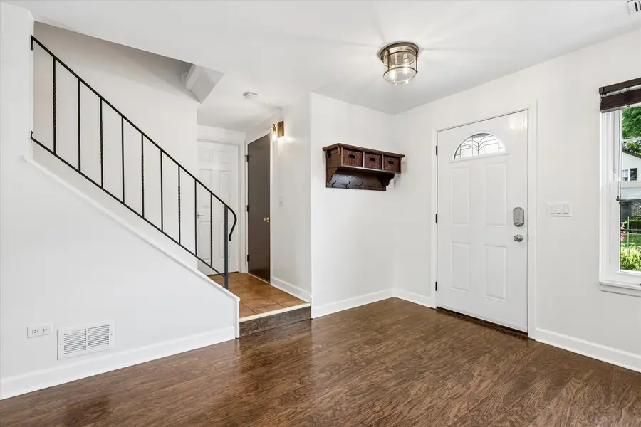 93 Pine Circle, Cary, IL 60013 - #2