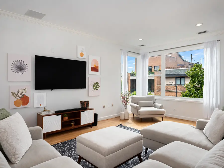 929 N Damen Avenue #2, Chicago, IL 60622 - #3