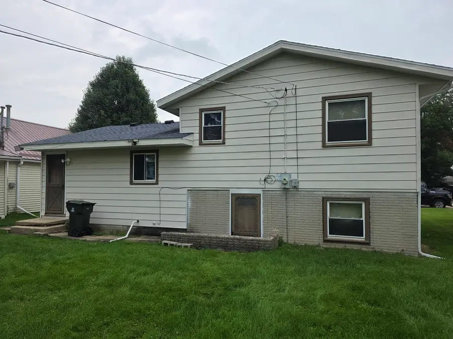1807 18th Avenue, Sterling, IL 61081 - #2