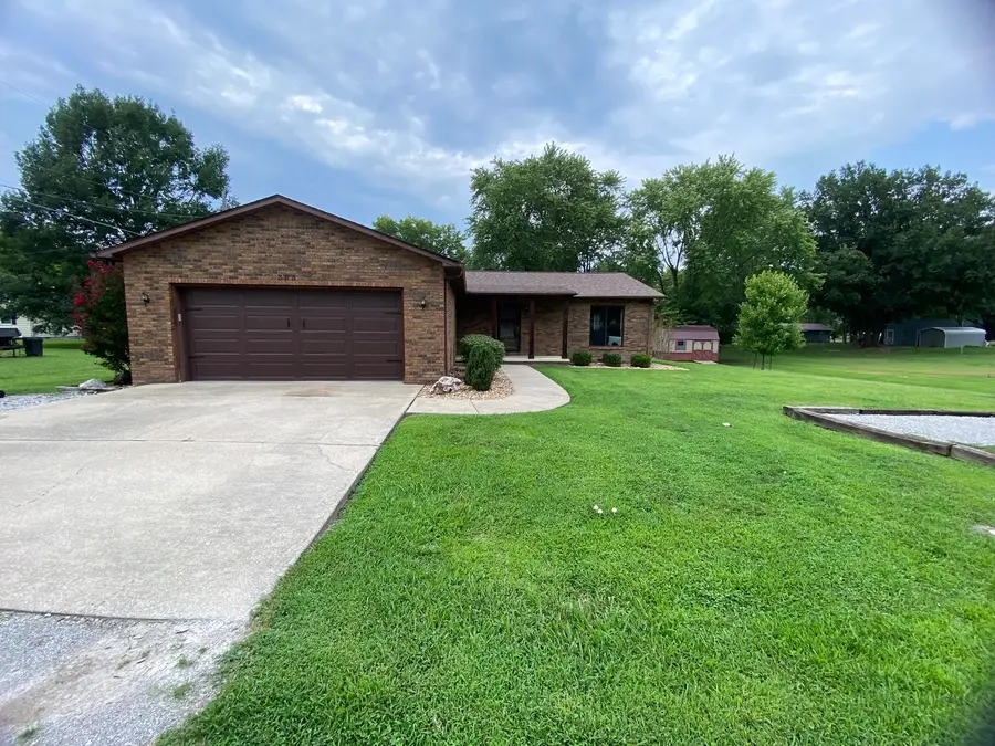 303 W Blake Street, Benton, IL 62812 - #2