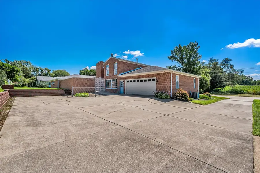 217 W Frank Street, Geneseo, IL 61254 - #3
