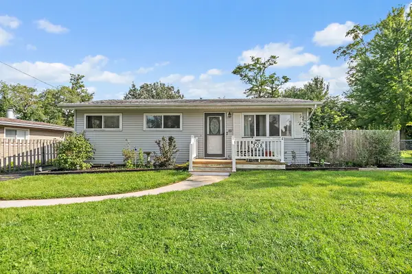 308 Ramble Road, Lake In The Hills, IL 60156
