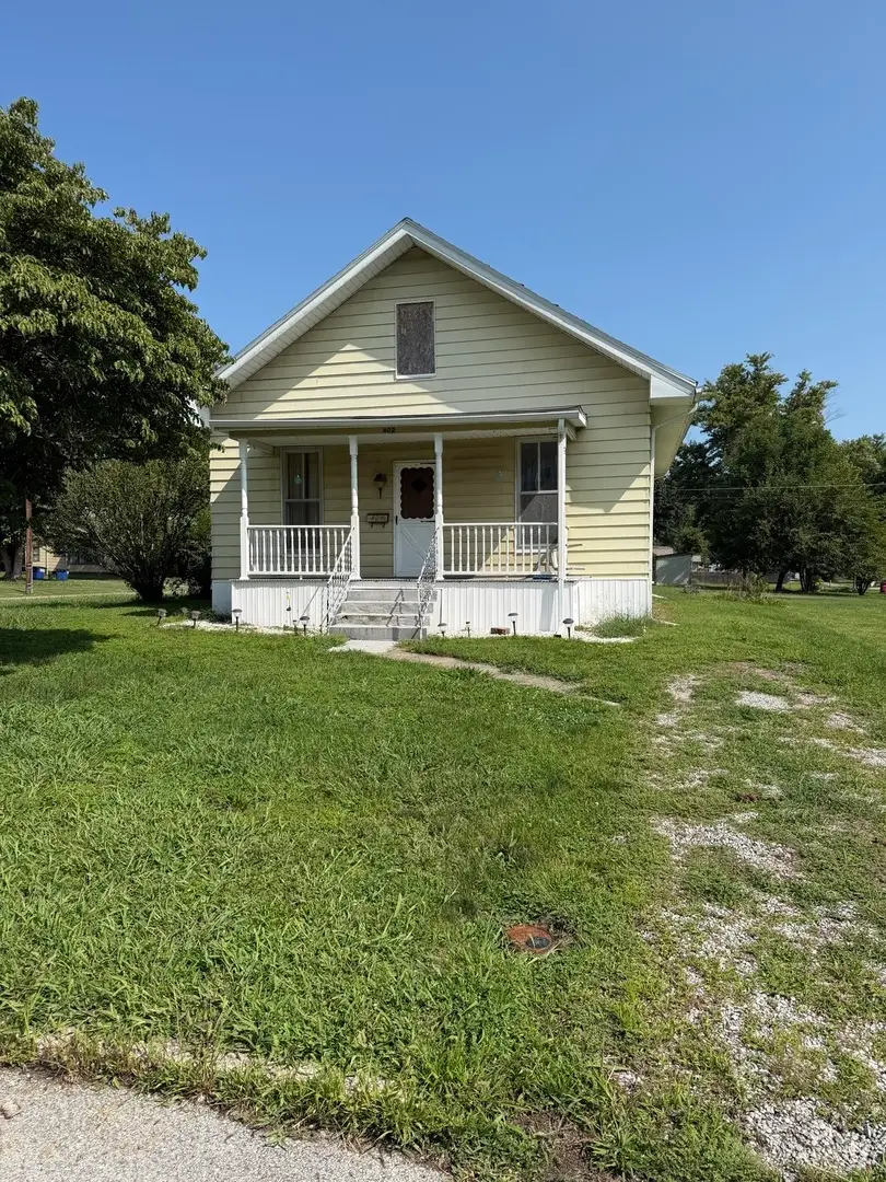 402 E Keyes Street, Du Quoin No 1, IL 62832 - #2