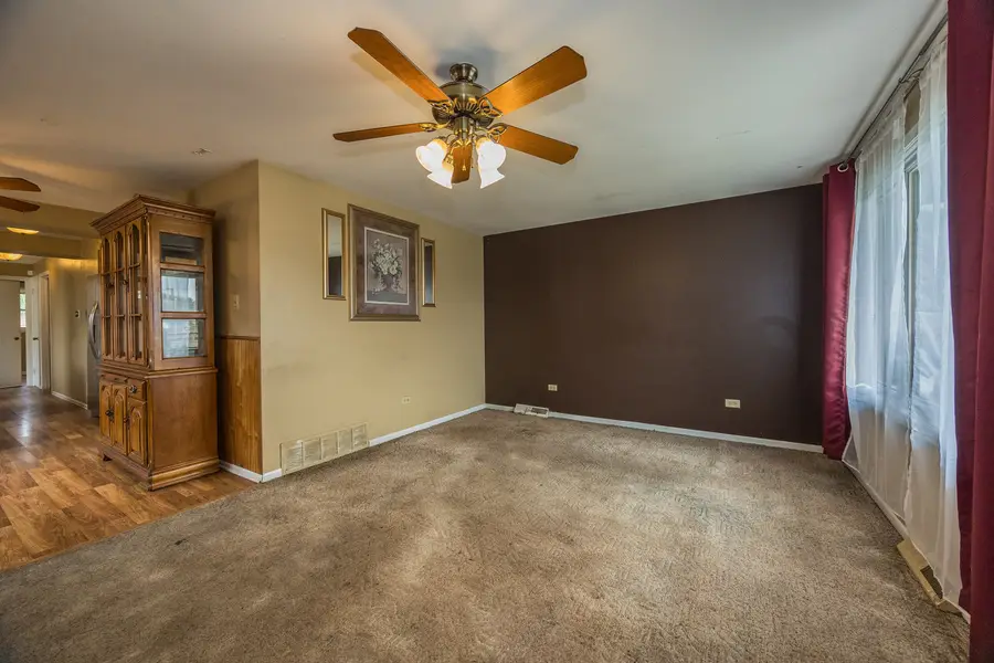 12716 S Saginaw Avenue, Chicago, IL 60633 - #3