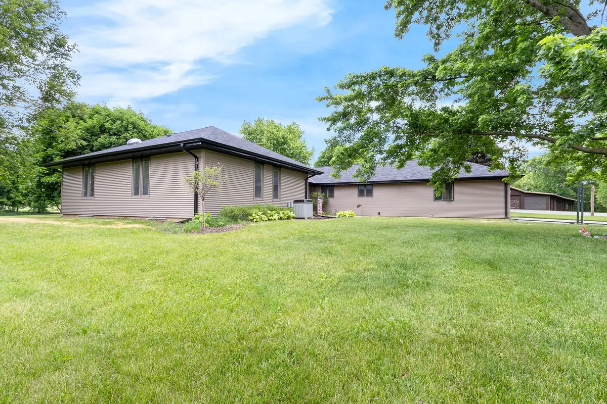 11N025 Burlington Road, Hampshire, IL 60140 - #1