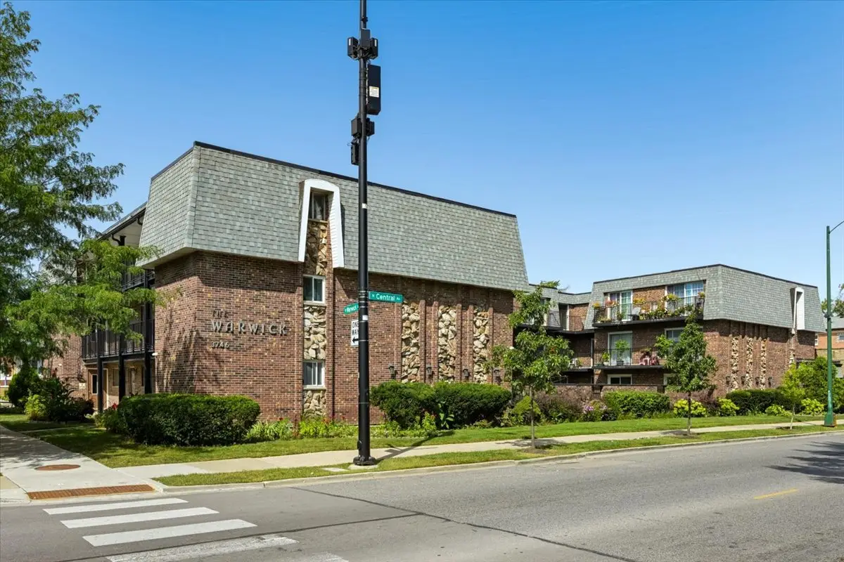 3746 N Central Avenue #3E, Chicago, IL 60634 - #1