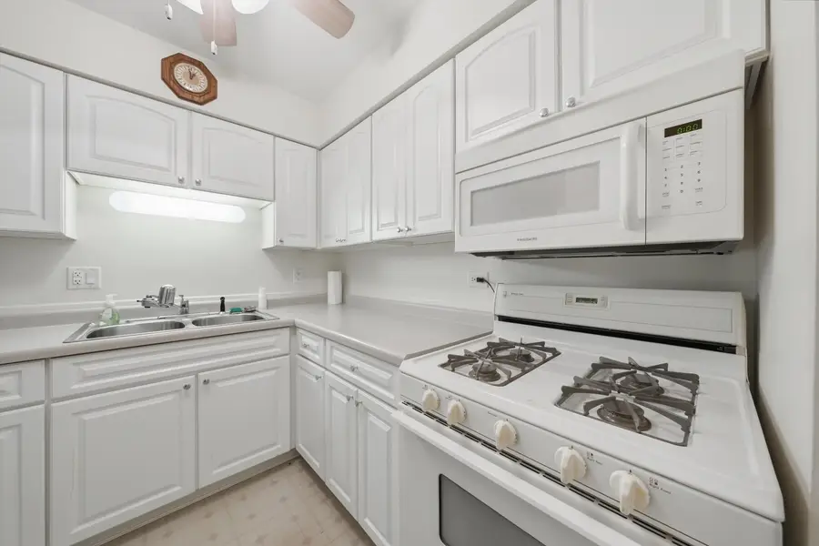 12750 Carriage Lane #A1, Crestwood, IL 60418 - #3