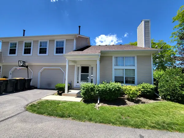 341 Wisteria Drive #341, Streamwood, IL 60107