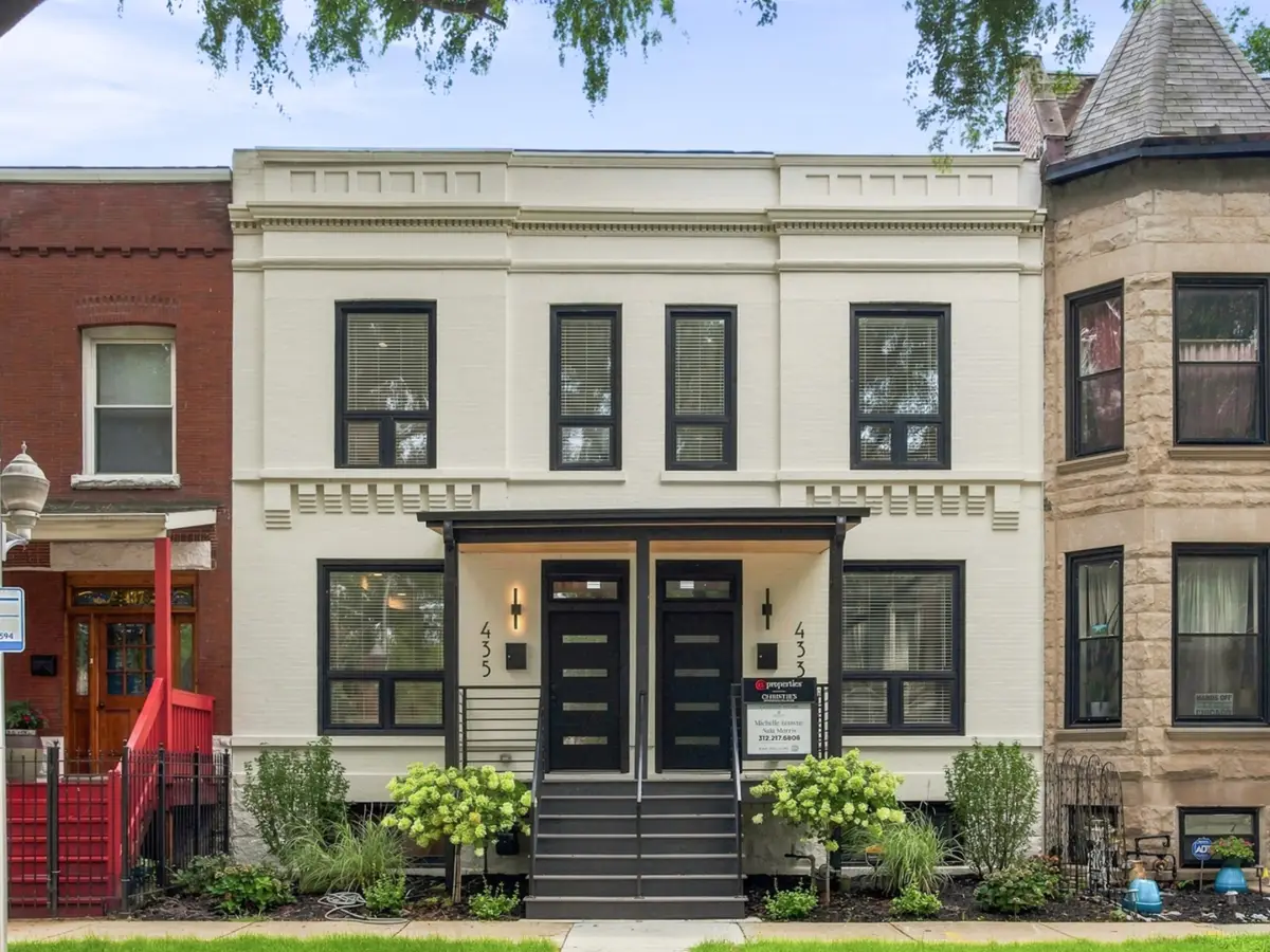 435 E 46th Place, Chicago, IL 60653 - #1