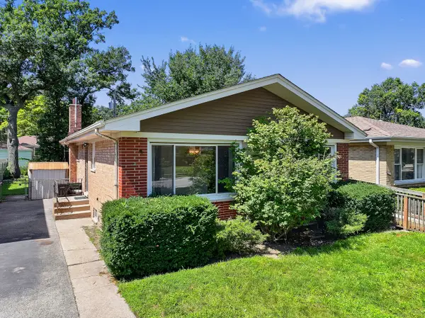10042 Lamon Avenue, Skokie, IL 60077