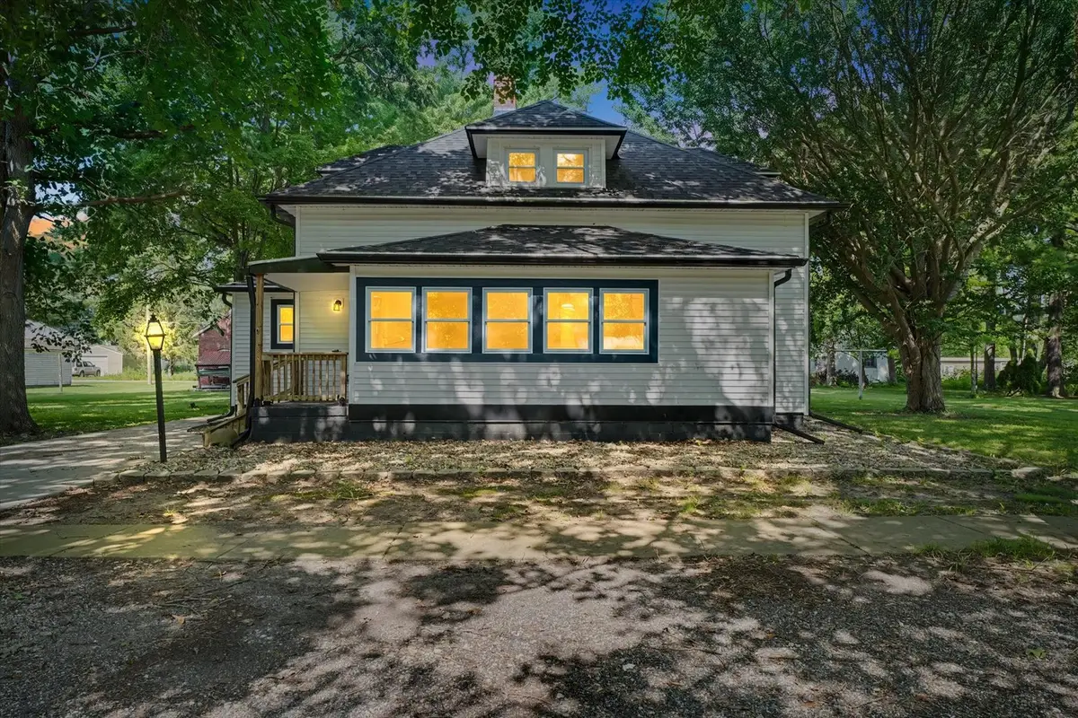 15 N Locust Street, Pesotum, IL 61863 - #1