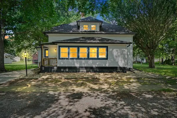 15 N Locust Street, Pesotum, IL 61863