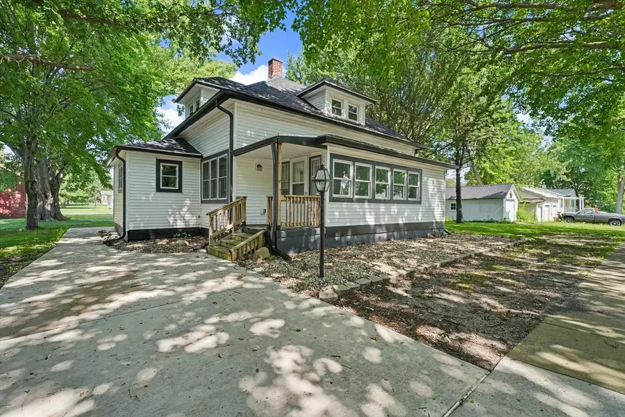 15 N Locust Street, Pesotum, IL 61863 - #3