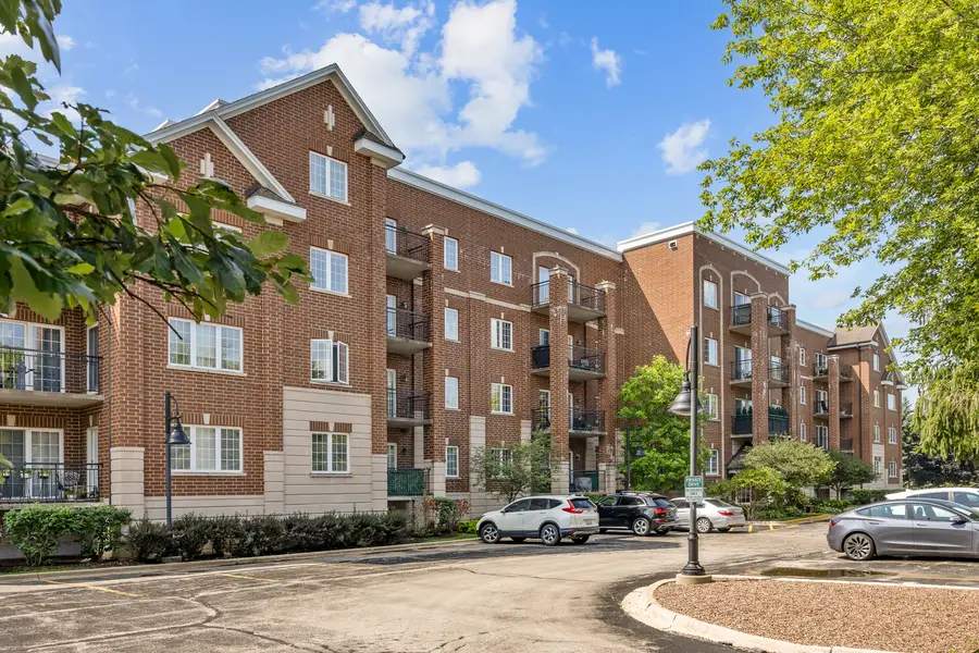 1479 N Milwaukee Avenue #307, Libertyville, IL 60048 - #2