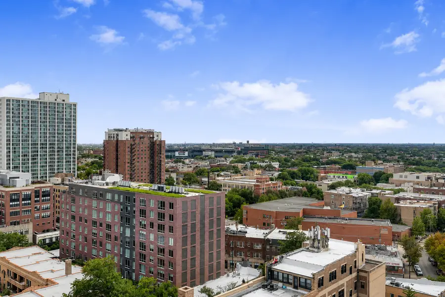 3930 N Pine Grove Avenue #1810, Chicago, IL 60613 - #2