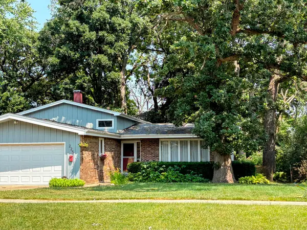 225 S Seymour Avenue, Mundelein, IL 60060