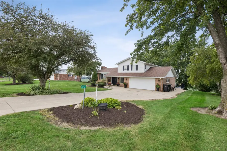 2842 234th Street, Dewitt, IA 52472 - #2