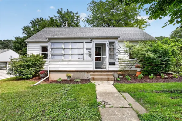 961 W Jefferson Drive, Freeport, IL 61032