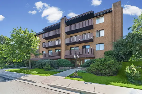 1795 Lake Cook Road #110, Highland Park, IL 60035