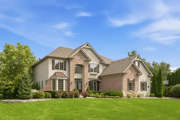3818 Grand View Court, St. Charles, IL 60175