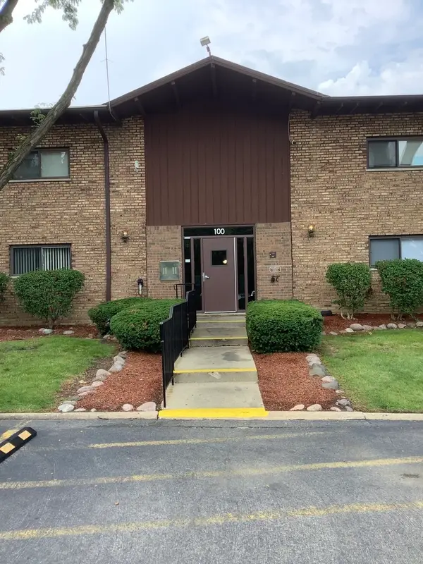 100 Willow Lane #B216, Willow Springs, IL 60480