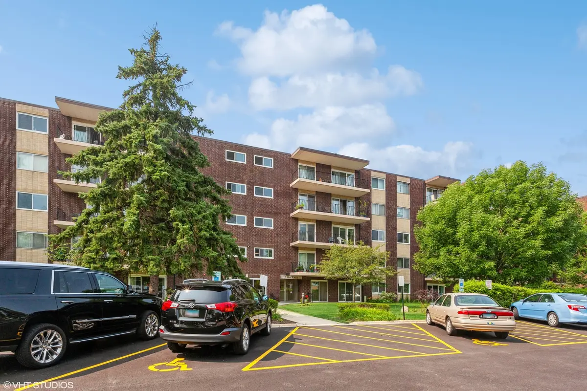 5300 Walnut Avenue #20C, Downers Grove, IL 60515 - #1
