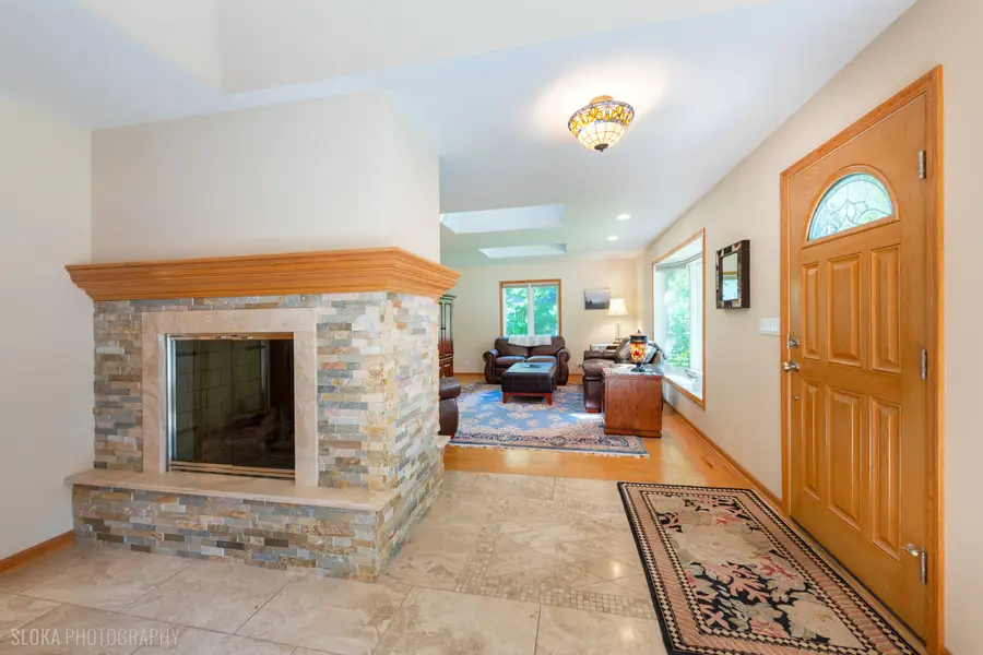 668 S Circle Avenue, Port Barrington, IL 60010 - #3