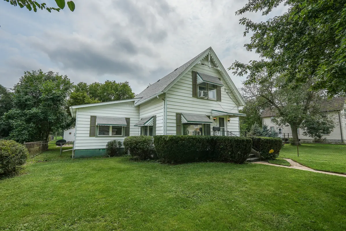 411 E 5th Street, Momence, IL 60954 - #1