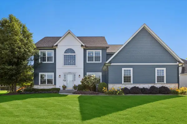 5243 Greenshire Circle, Lake In The Hills, IL 60156