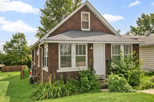 1716 N Hickory Street, Crest Hill, IL 60403