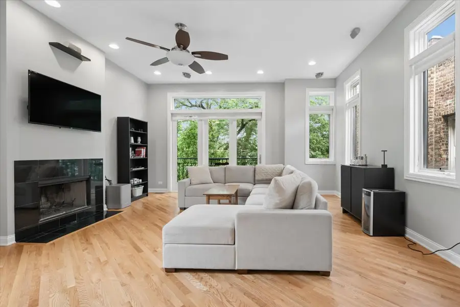 2047 N Mozart Street #3, Chicago, IL 60647 - #2