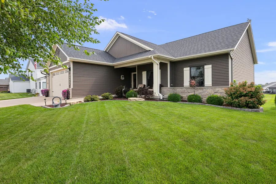 5555 Emily Road, Bettendorf, IA 52722 - #2