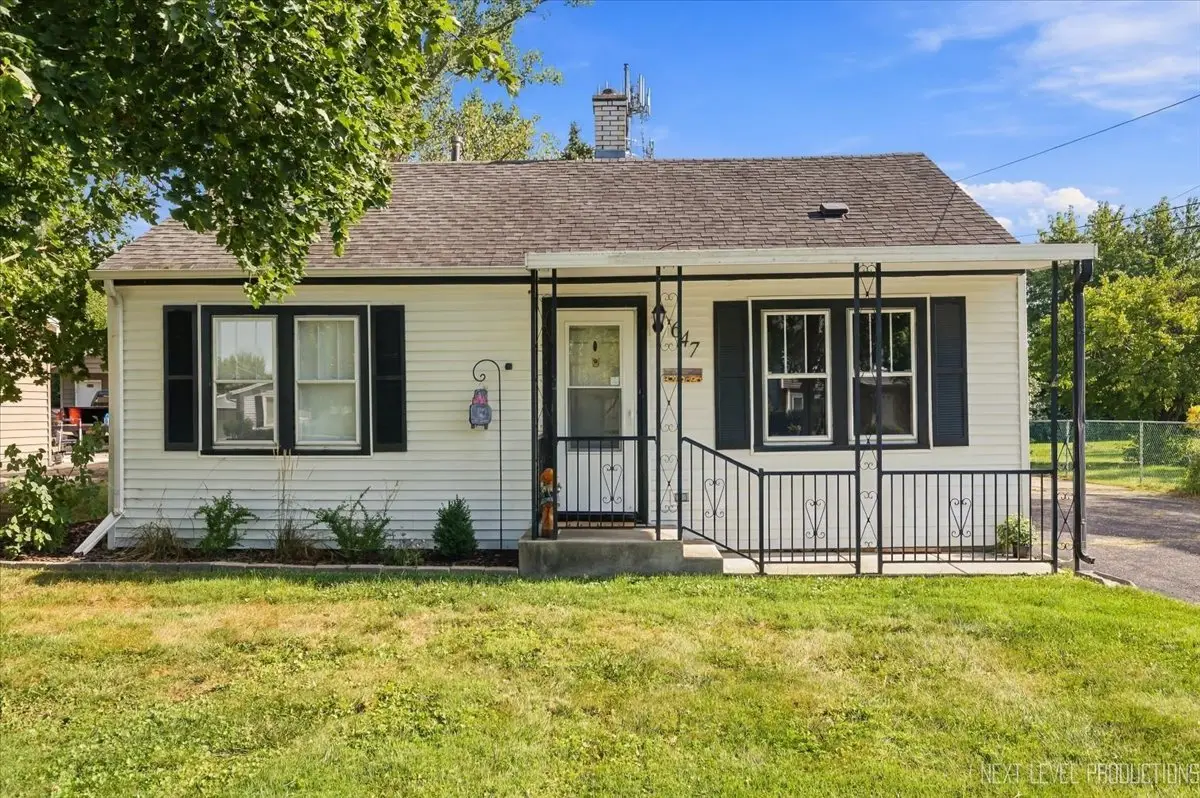 647 E Prairie Avenue, Lombard, IL 60148 - #1