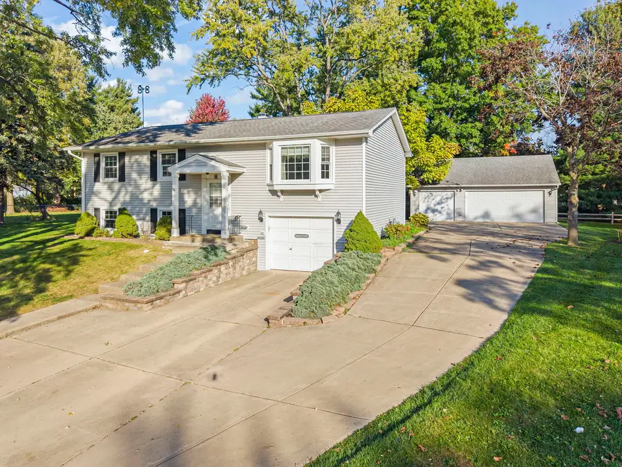 8 Westleigh Court, Montgomery, IL 60538 - #3