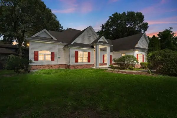 945 Kingston Street, Wheaton, IL 60187 - #2