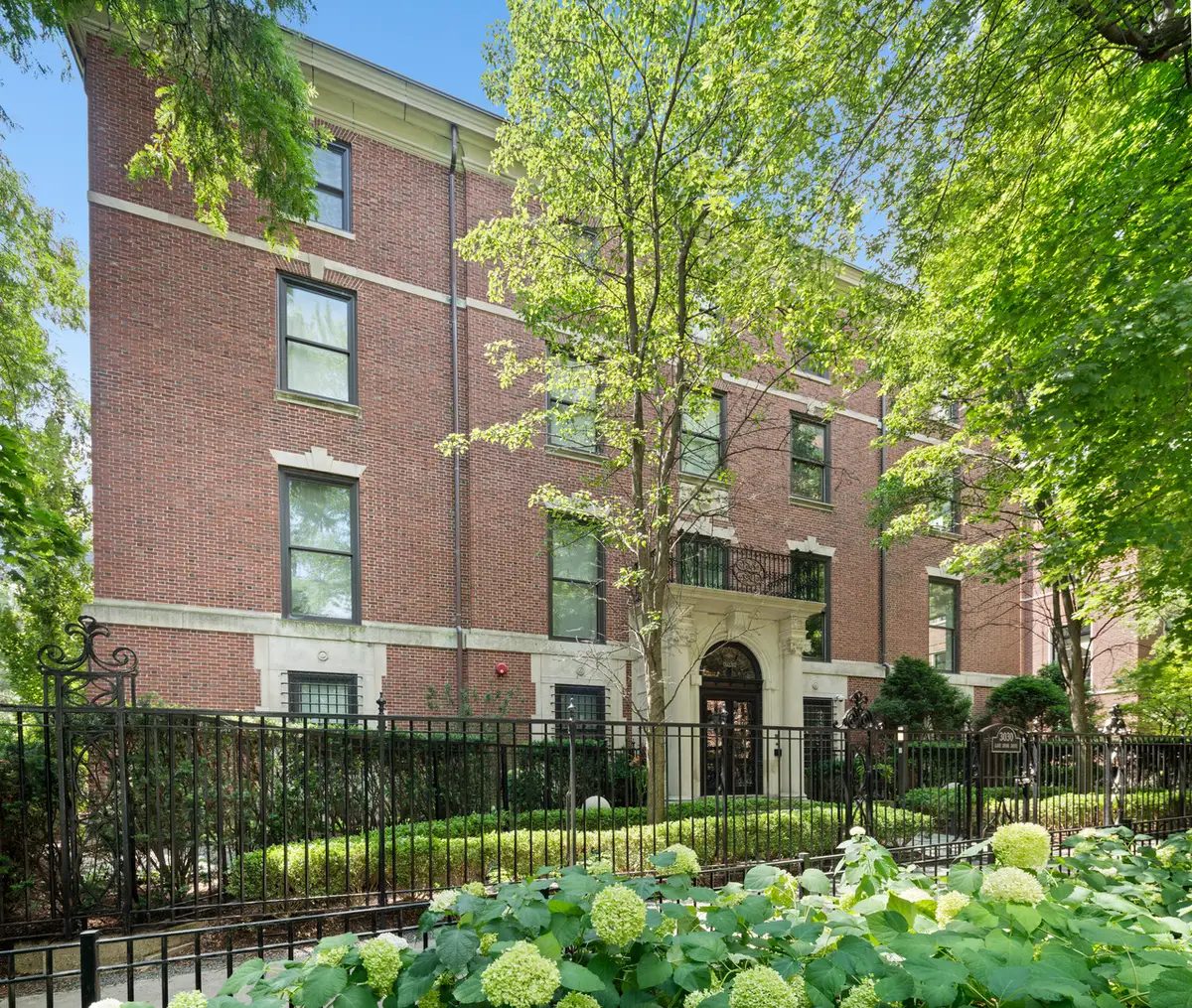 3030 N Lake Shore Drive #202, Chicago, IL 60657 - #1