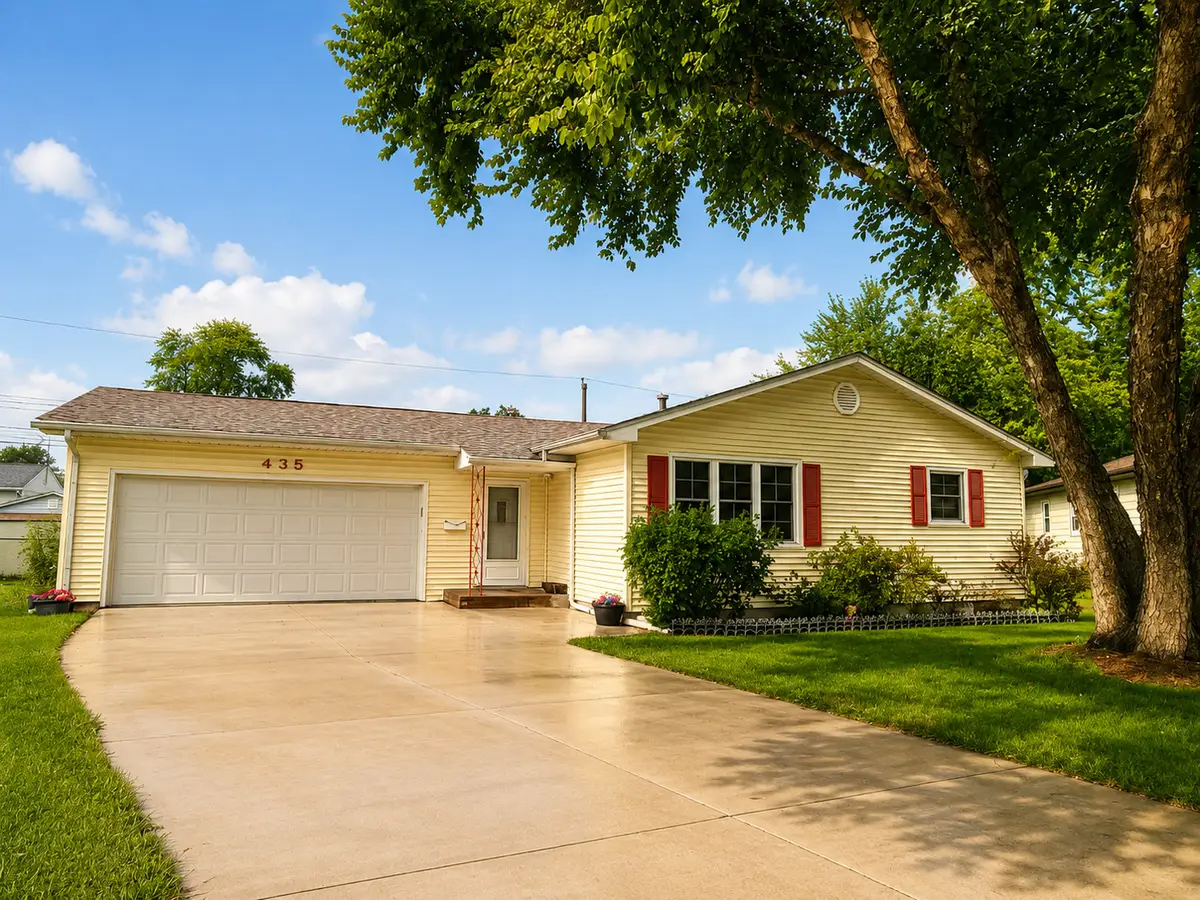 435 33rd Avenue, East Moline, IL 61244 - #1
