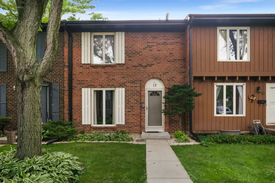 13 Dumbarton Oaks Place, Elgin, IL 60123 - #2