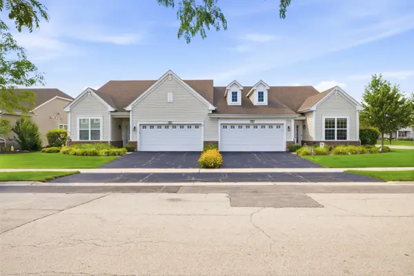 635 N Falls Circle, Pingree Grove, IL 60140
