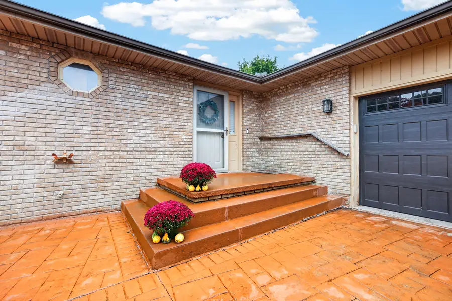 1512 Courtland Avenue, Normal, IL 61761 - #2